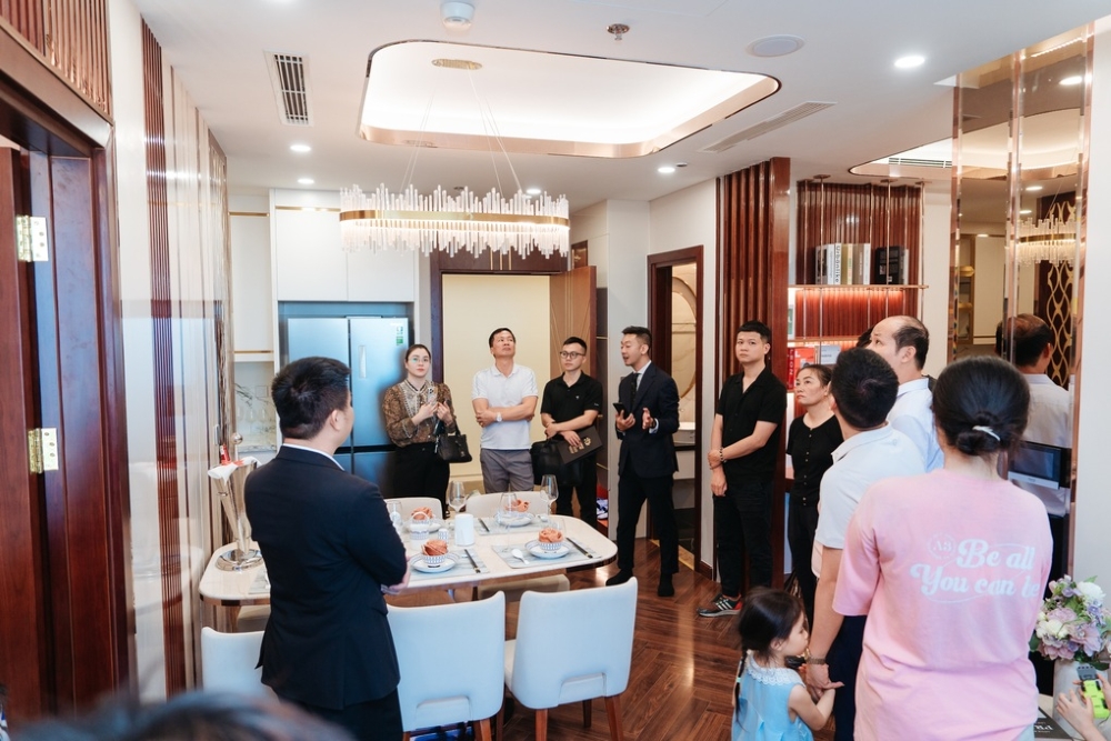 Tầng căn hộ mẫu tại chung cư Golden Crown và cách bất động sản hạng sang thay đổi cuộc chơi